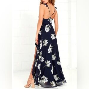 Lulu's Navy Floral Wrap Backless Maxi Flowy Dress Size Medium